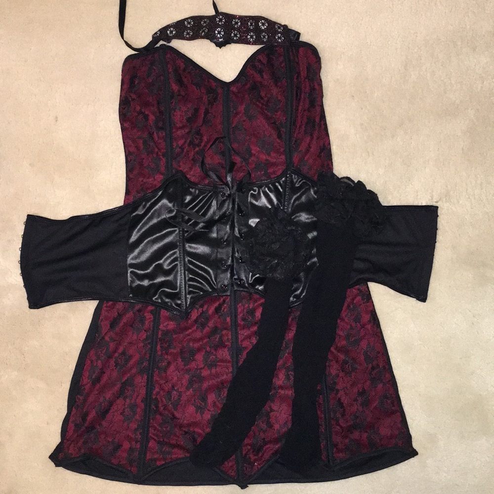 Sexy vampire Halloween costume